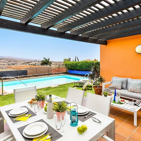 Par 4 3 Villa *
